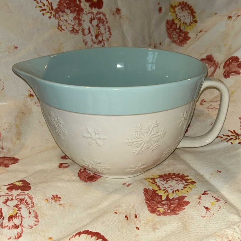 The bake shop by master class large mixing bowl with handle and spout.